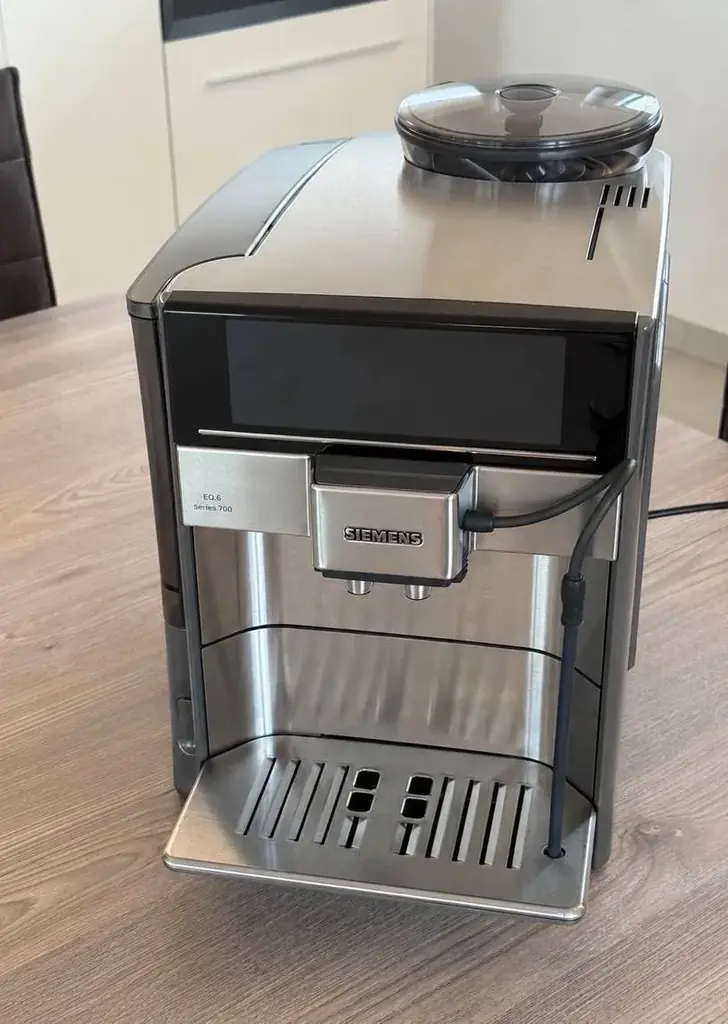 Продам кавомашину Siemens EQ6 series 700 в дуже хорошому стані