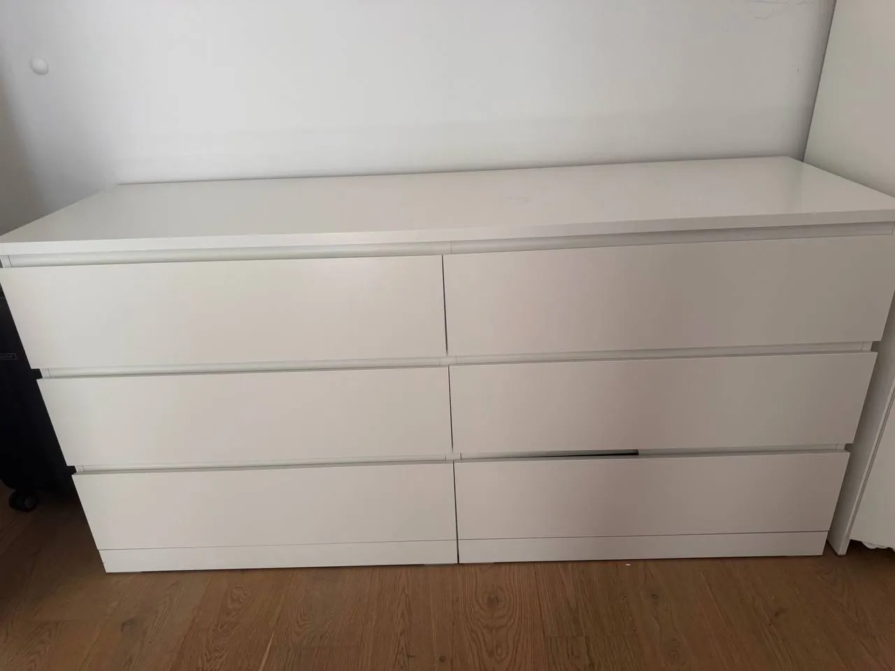 Продаю свой комод IKEA MALM, 160x78 cm. Был куплен в ноябре 2025, в очень хорошем состоянии, все ящ…