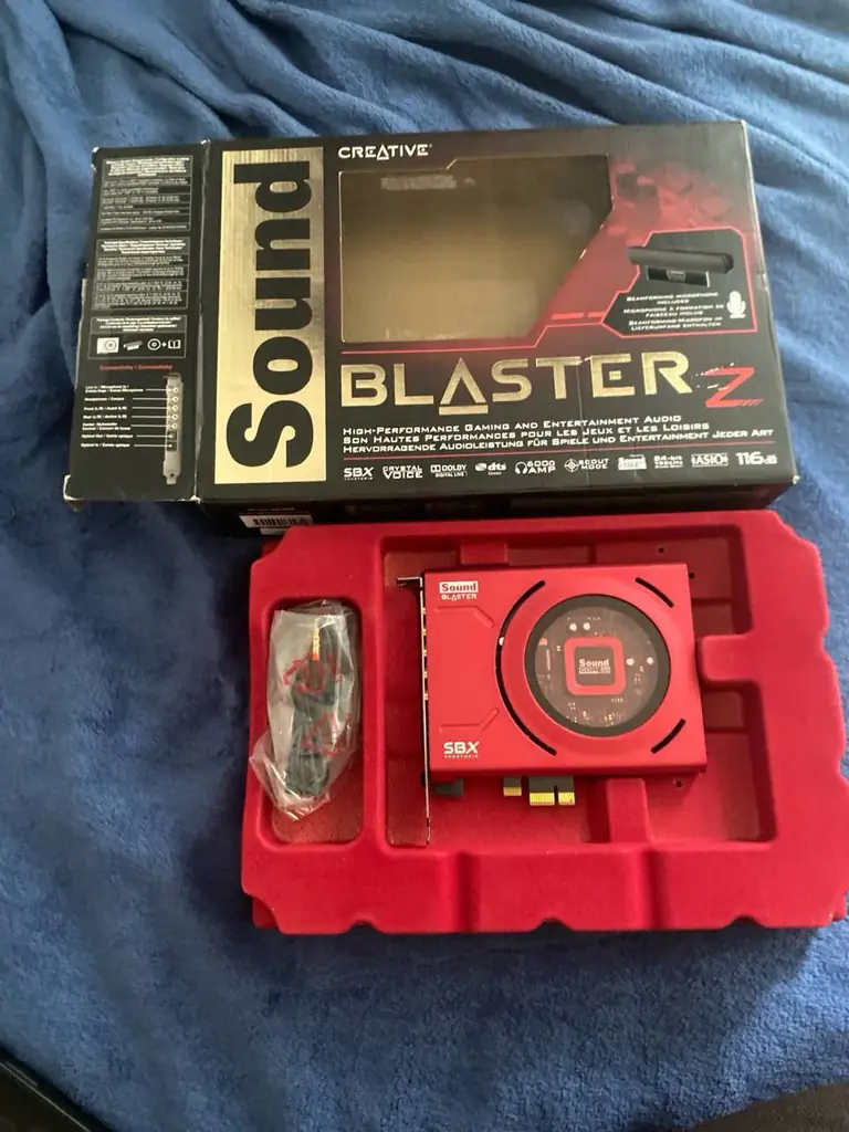 Продам Creative Sound Blaster Z. Не разу не пользовался отдам за 30€