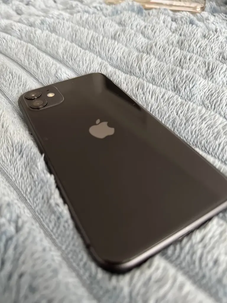 📱 iPhone 11 64 GB — 140€