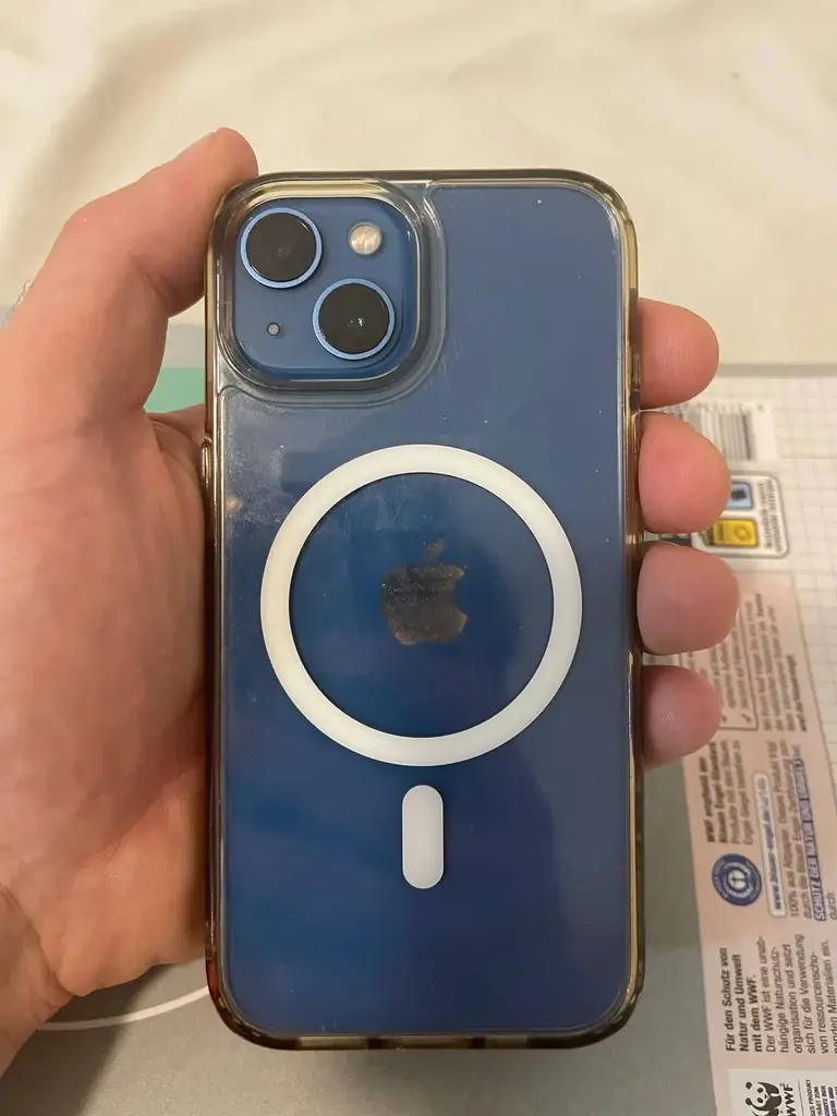 iPhone 13 128 GB — хорошее состояние — батарея 76%
