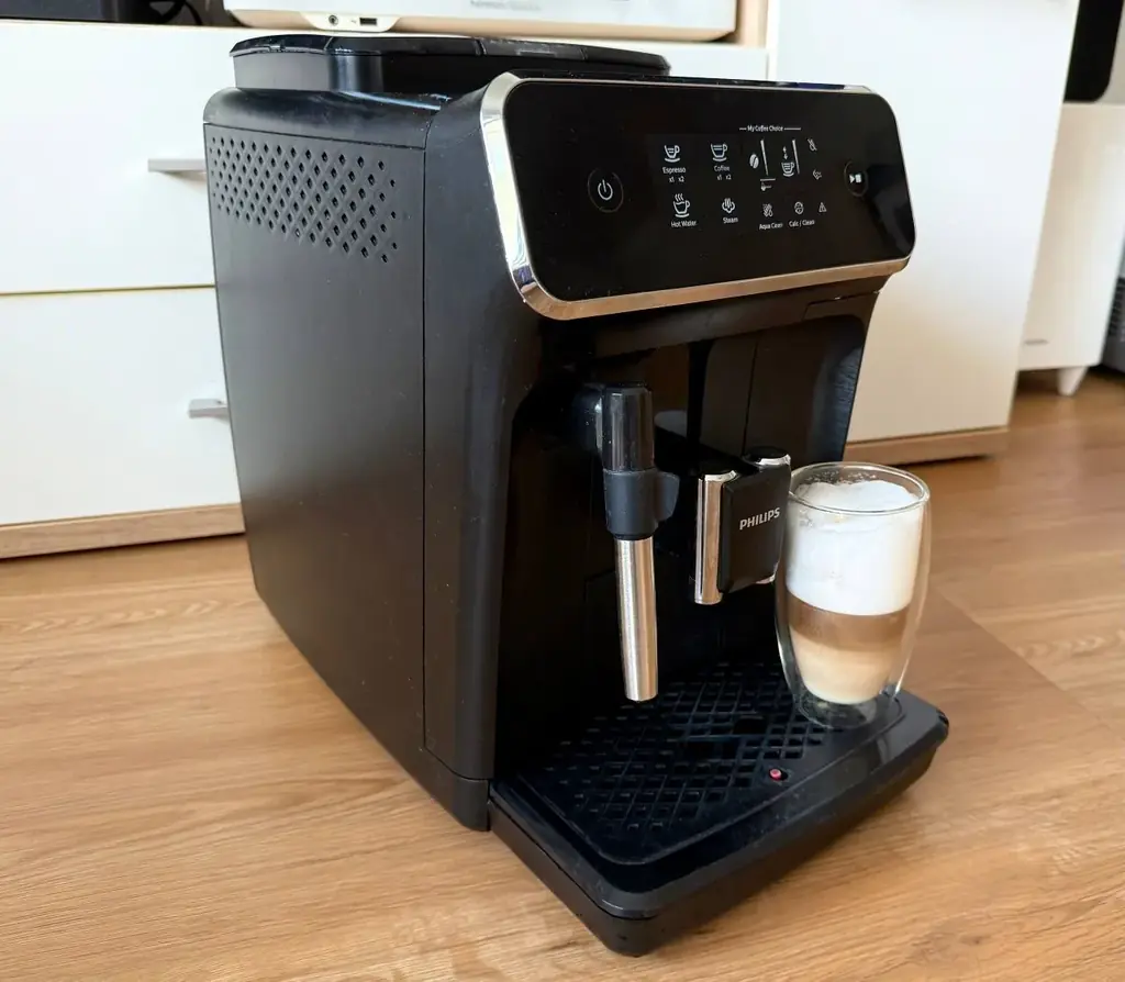 Продаю полностью автоматическую кофемашину Philips Series 2200 LatGo, в отличном состоянии. Готовит…