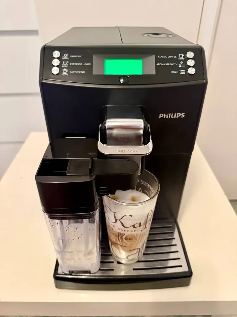 Продам кофемашину Philips 4000 Series (HD8847) Кройцберг ! ☕️