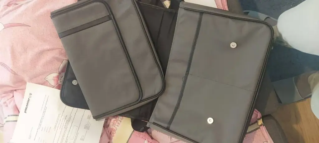 Продам вместительную сумку для ноутбука — 15 €