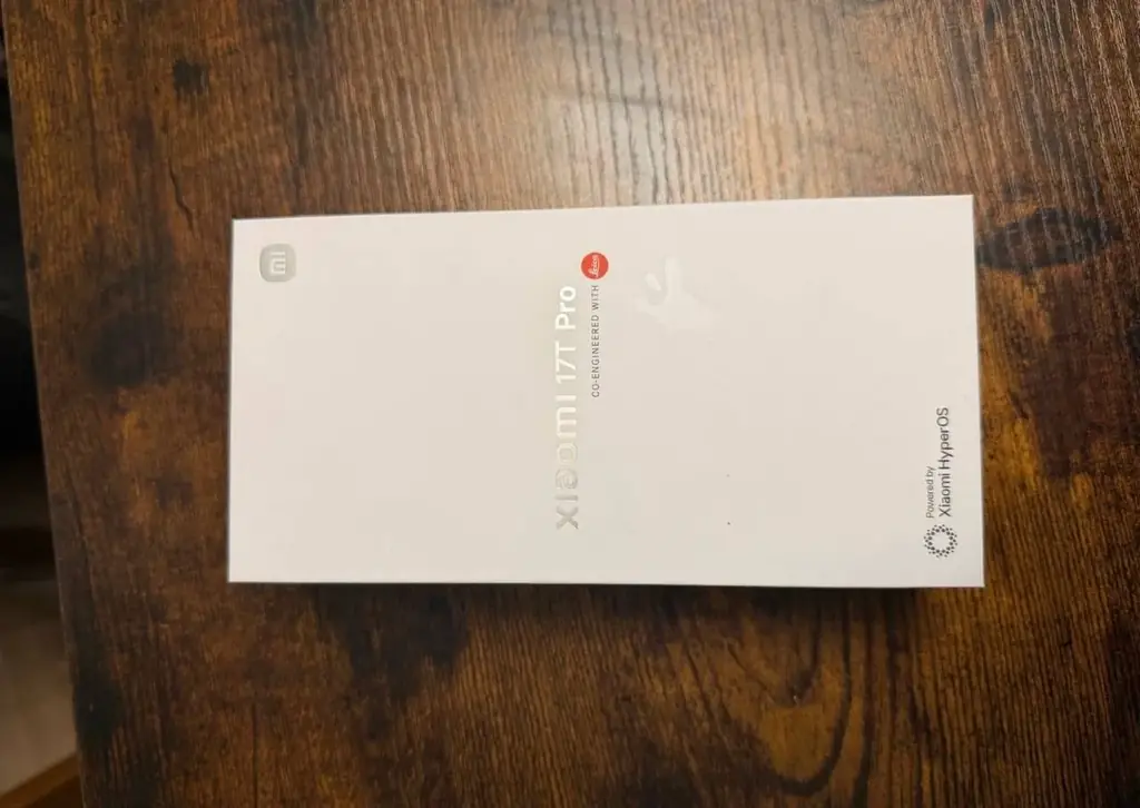 Продаю Xiaomi 17T Pro, чёрный, 12 GB RAM / 1 TB памяти.