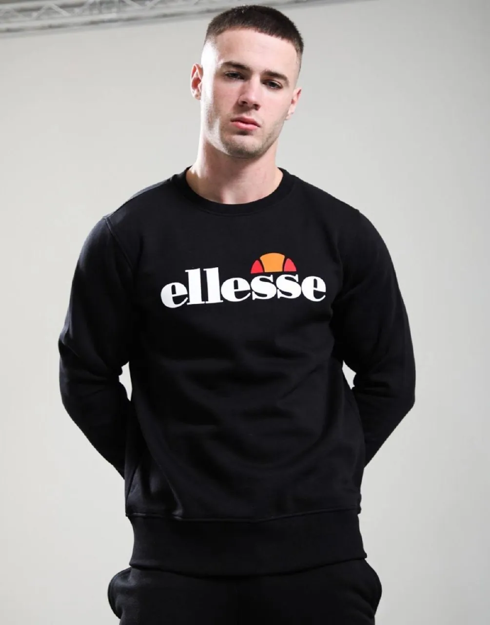 Продаю новую оригинальную кофту ellesse, доступна доставка, цена: 45€ за заказом и всей информацией…