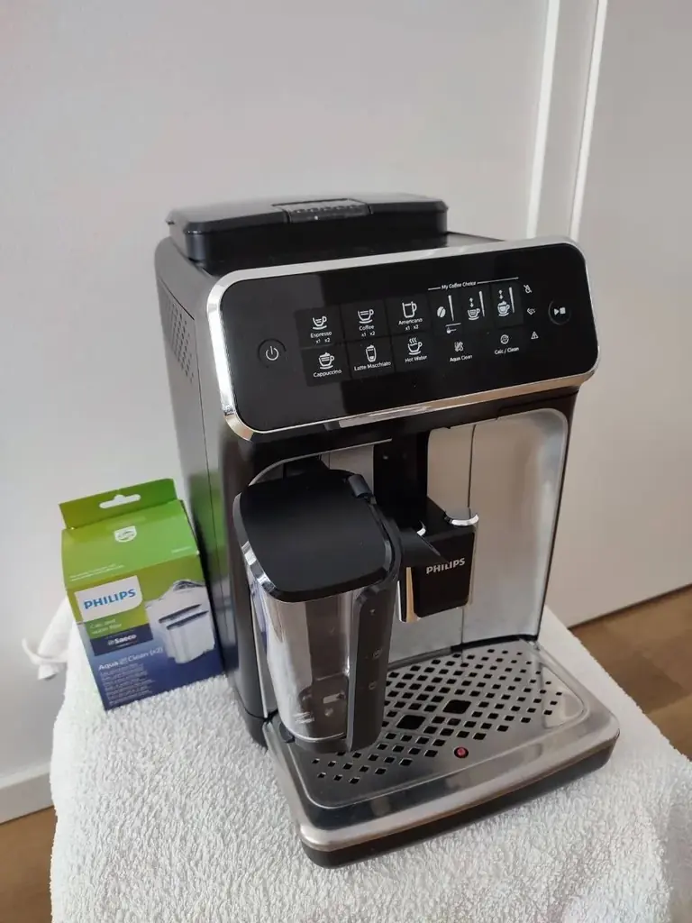 Кофемашина Philips 3200 LatteGo