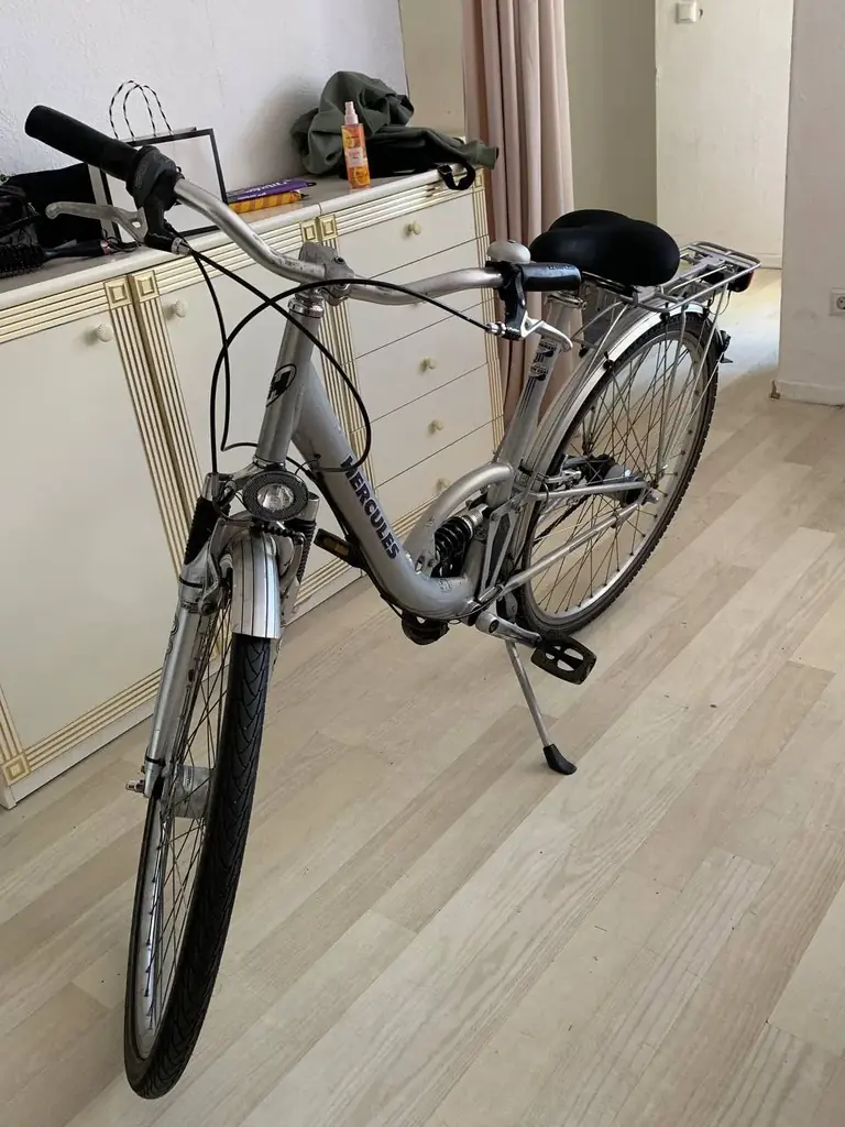 Продам велосипед адрес: Berlin Spandau, цена 40 евро.