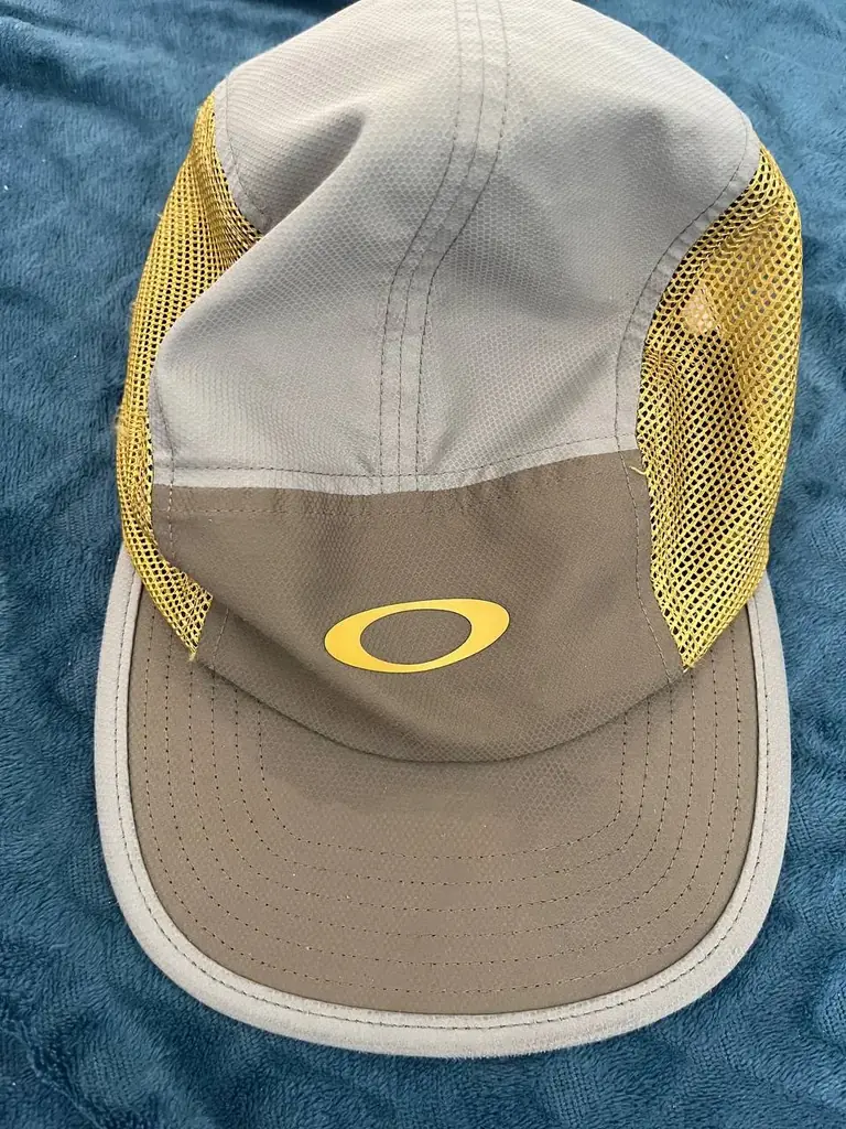 Продам кепку Oakley