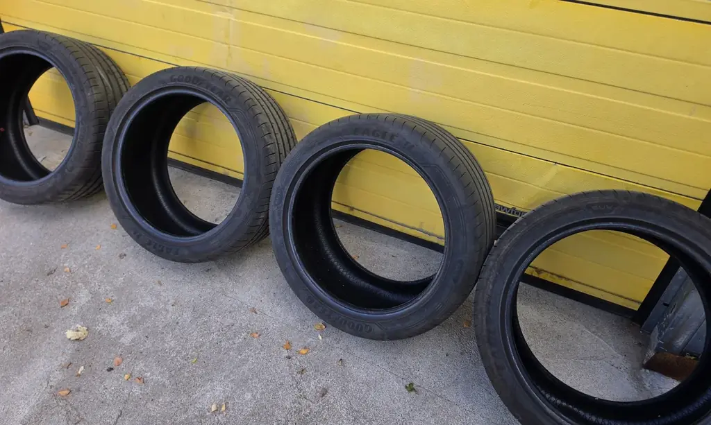 🔥 Продам комплект летних шин Goodyear R20 (разноширокие) 🔥