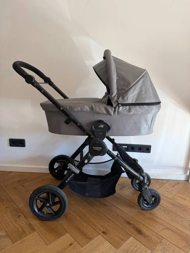 Коляска Britax 2 в 1, в идеальном состоянии