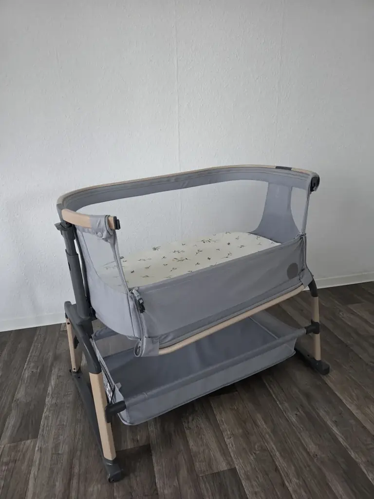 Детская приставная кроватка Maxi-Cosi IORA AIR, серая — идеальное состояние