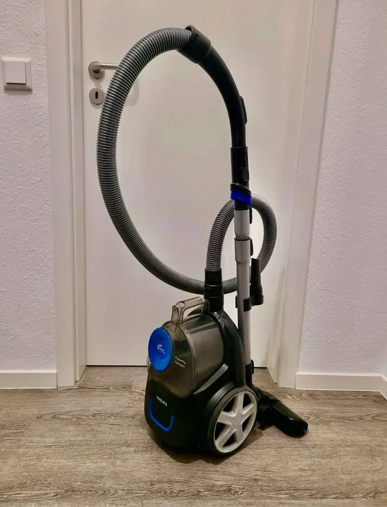 Продаю вакуумный безмешковый пылесос циклонного типа Philips Power Cyclon 5 в отличном состоянии, о…