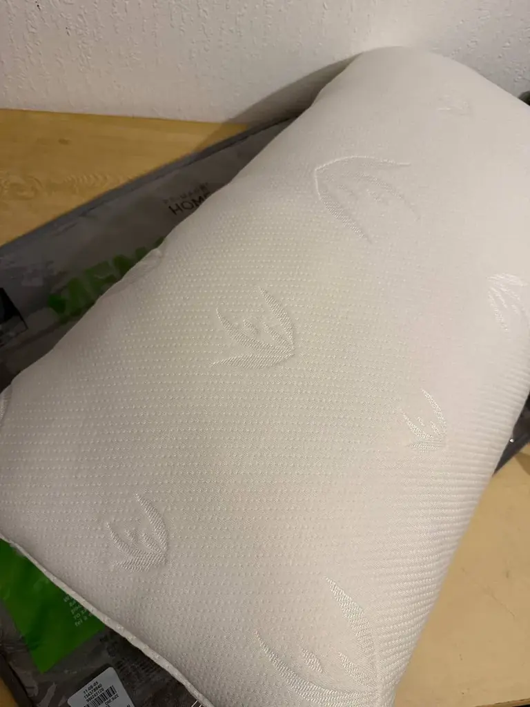 Продам ортопедические подушки Memory Foam — 40×70 см.