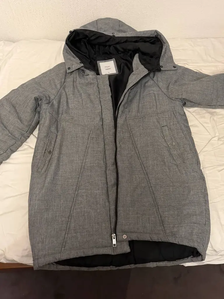 Продам женскую тёплую зимнюю куртку ❄️