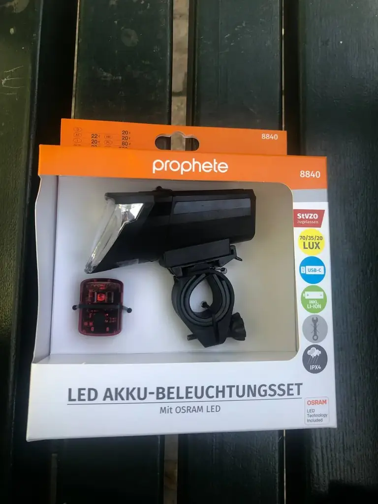 Продам LED AKKU-BELEUCHTUNGSSET