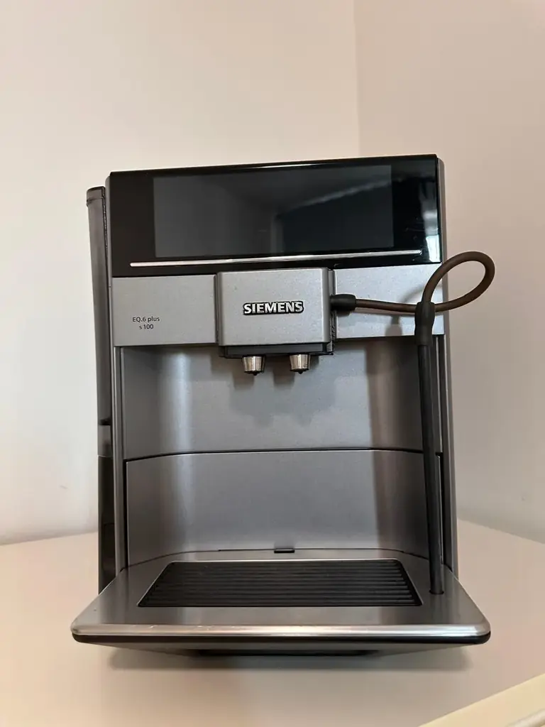 Кофемашина Siemens EQ.6 plus s100