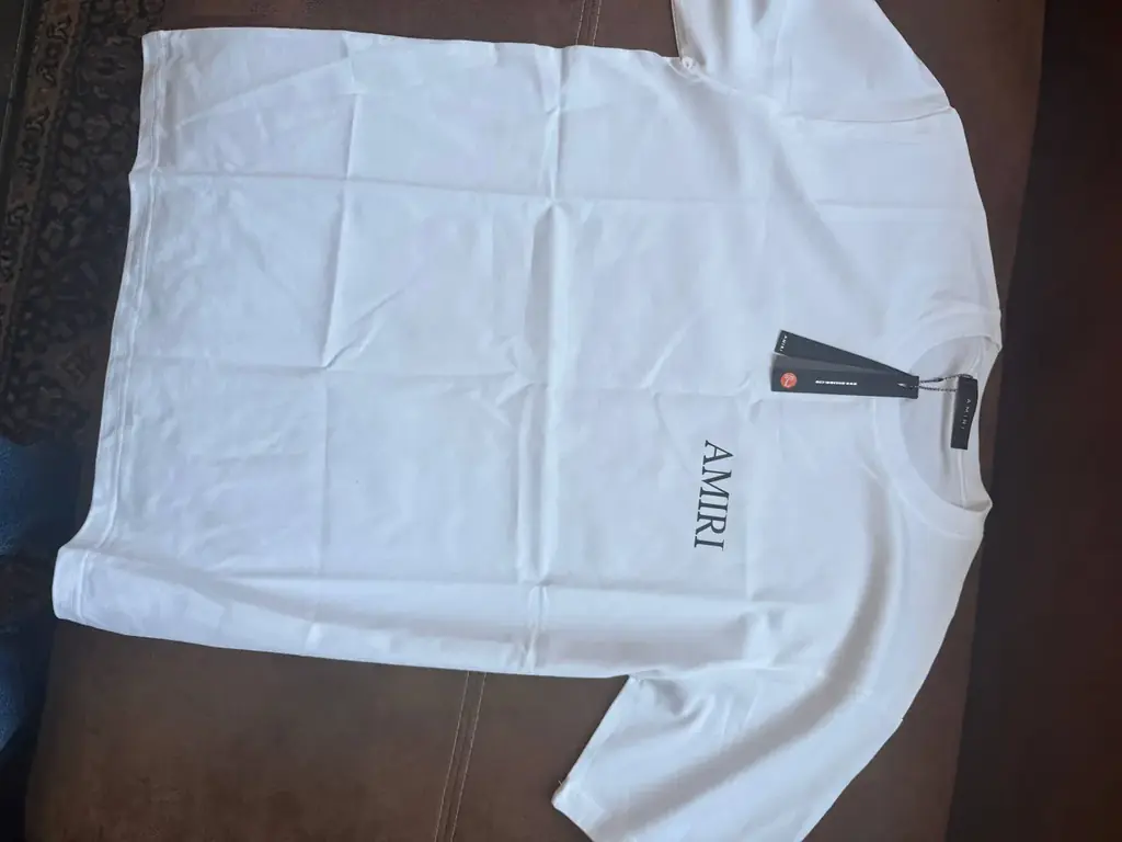 Продам футболку amiri cannabis 45€