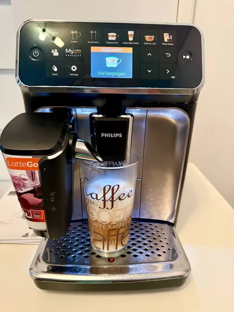 Кофемашина PHILIPS LatteGo 5400 , в отличном состоянии, 250€ Кройцберг