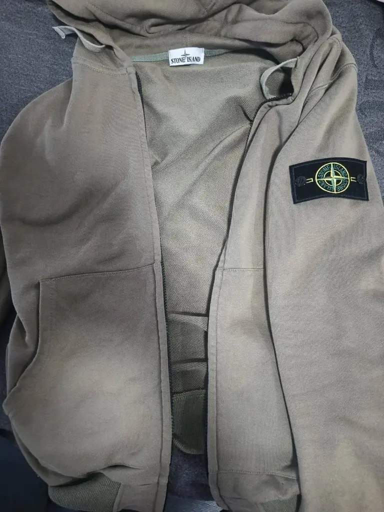 Продам кофту Stone Island 2xl, original, причина продажи —подарок от уже бывшей девушки, не хочется…