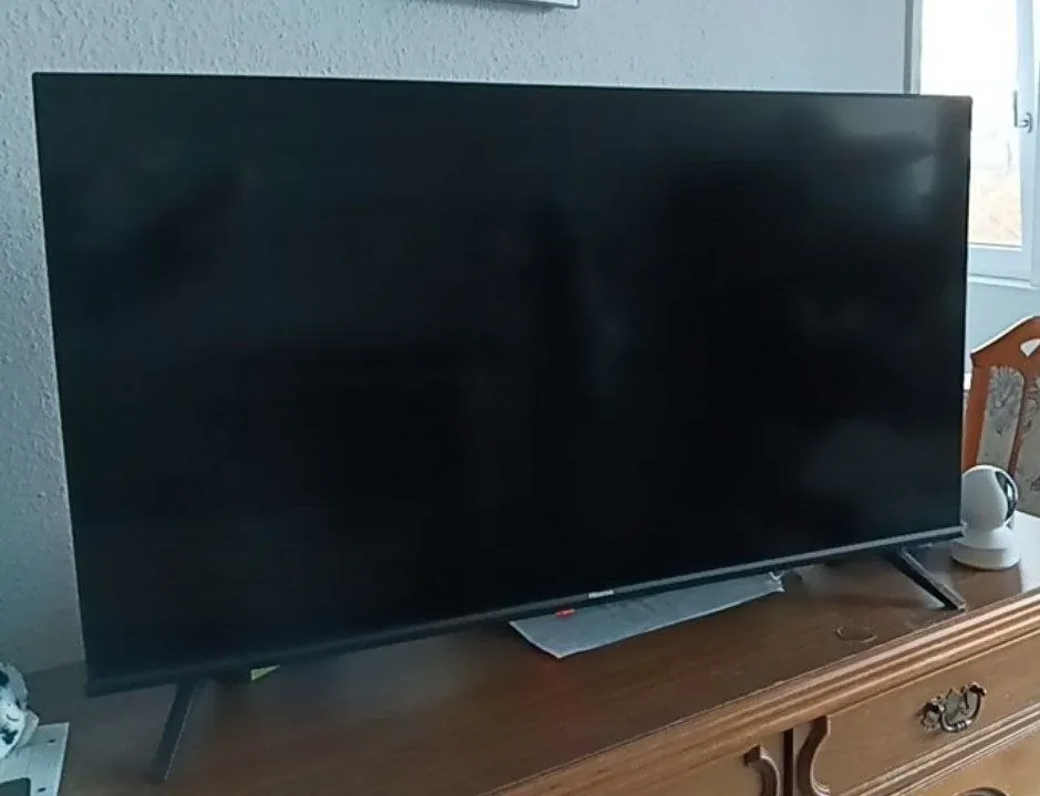 Продам LED телевизор Hisense