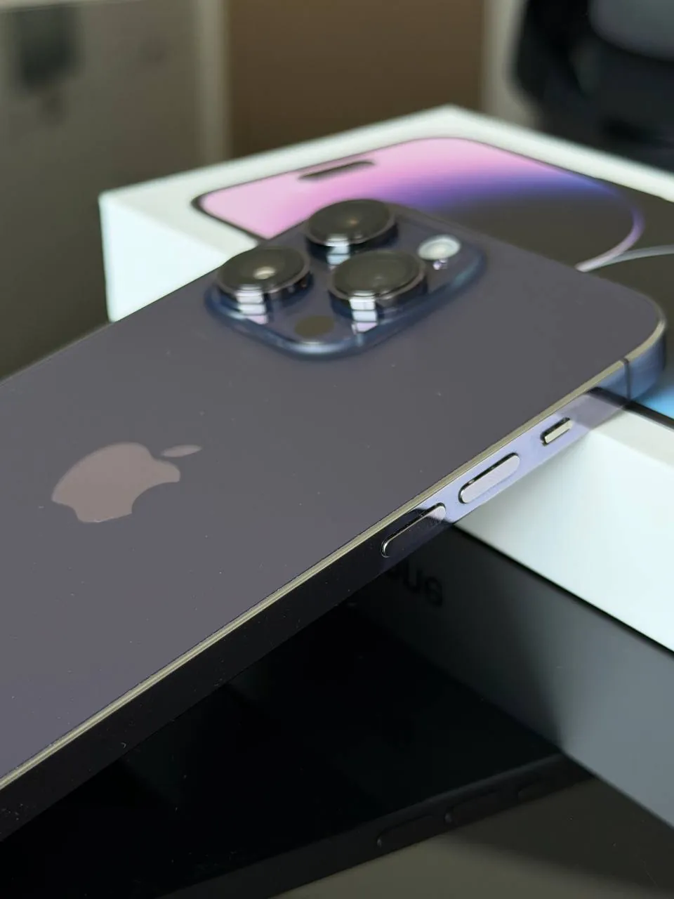 Продаю iPhone 14 Pro Max 1TB в цвете Deep Purple, US версия.