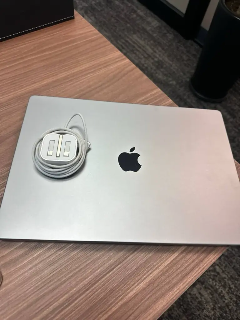 Apple MacBook Pro 16 inch 2023 M1 with box. Excellent condition
