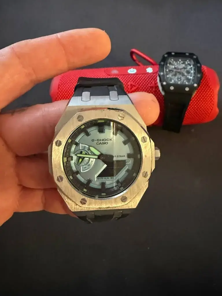 Продаю в связи с хорошей жизнью.Касио 350аед кастом,Ferruci-200aed,Nike-150aed