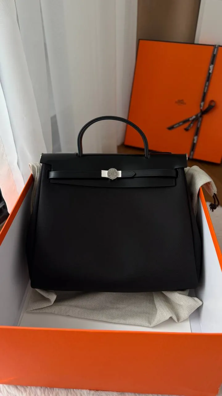 Продам сумку Herbag 31 black. Hight quality. 1800aed