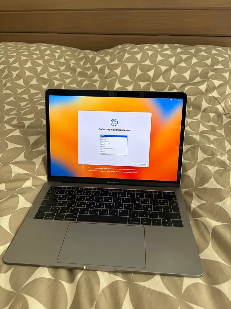 Продам MacBook Pro 13”, 2017 года, модель A1708 без Touch Bar.