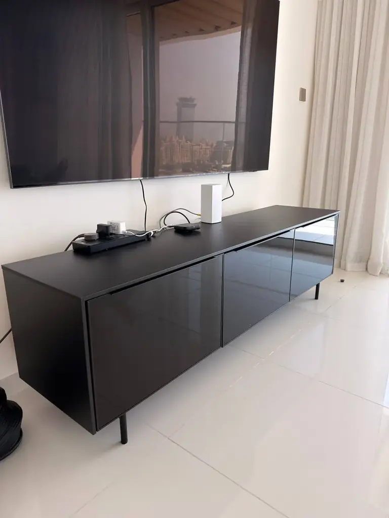 Тумба под телевизор 800 aed.