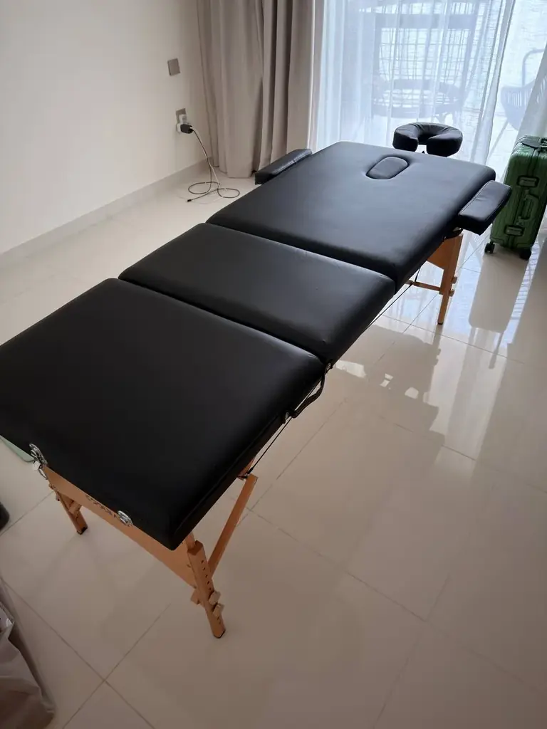 Стол для массажа 400 aed. Новый