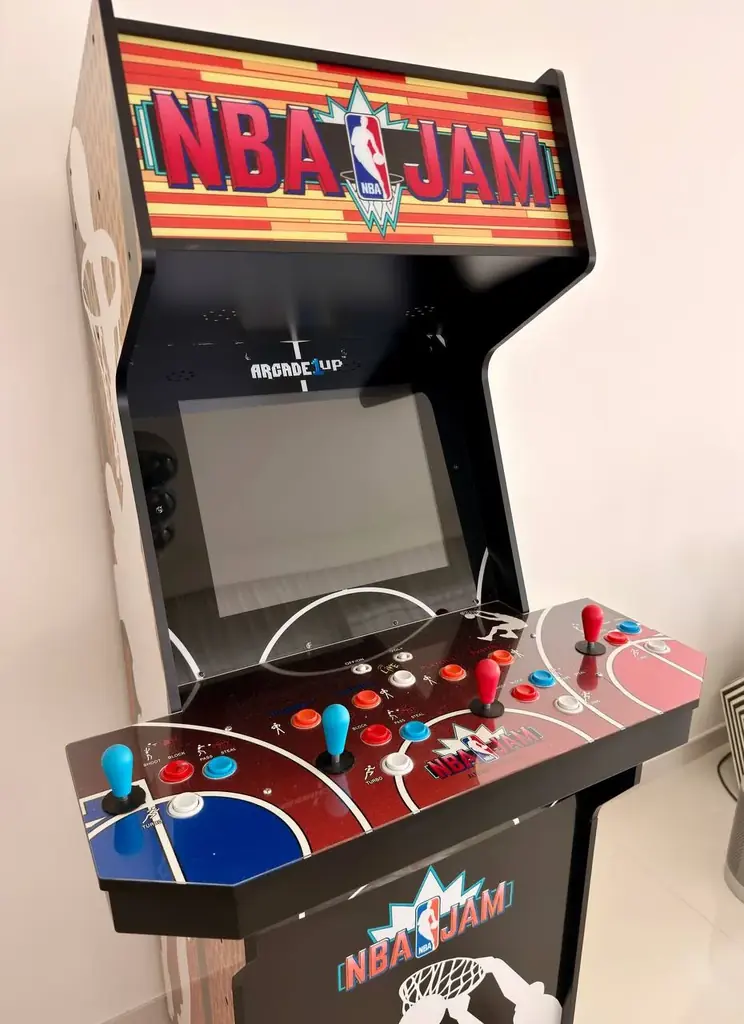 Игра Arcade1Up NBA JAM 4-Player Arcade Cabinet  1800 aed. (состояние новое, покупали за 4000 aed.)