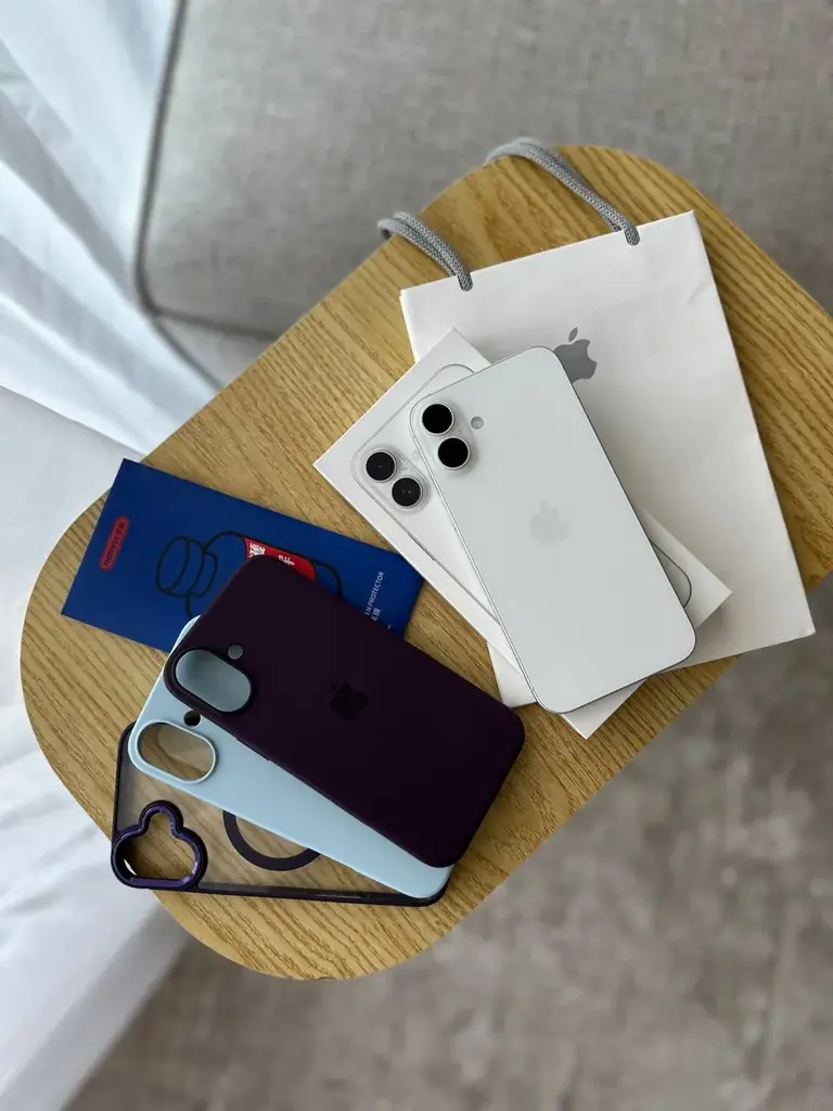 Продам IPhone 16 plus 256 gb