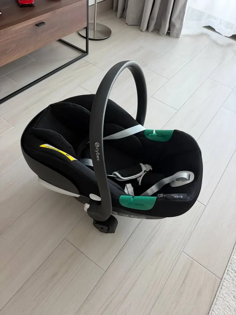 Продаю автокресло cybex infant Aton B2