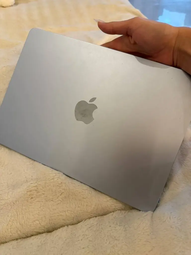 СРОЧНО ‼️ MacBook Air 13.6" M4 (2026) Sky Blue — 16GB / 256GB SSD + бонус!
