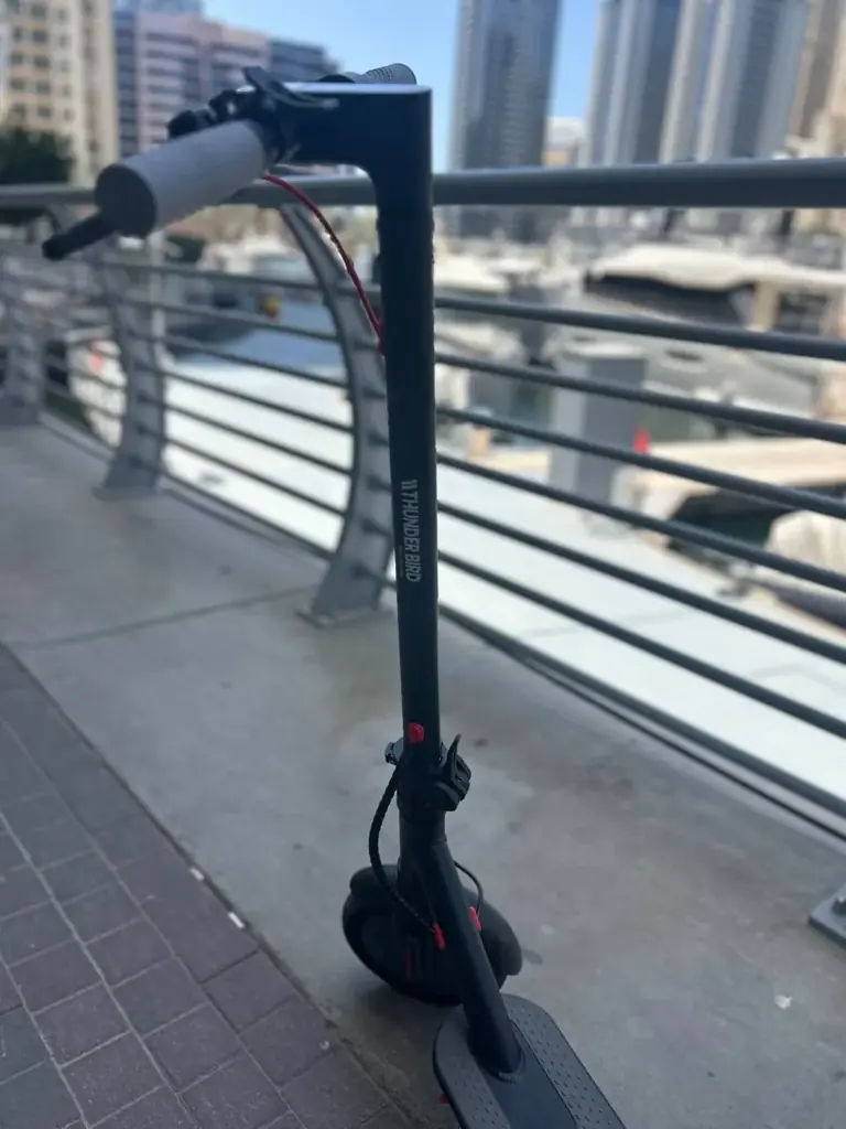 Китайский самокат в идеальном состоянии. 350 AED Дубай Марина