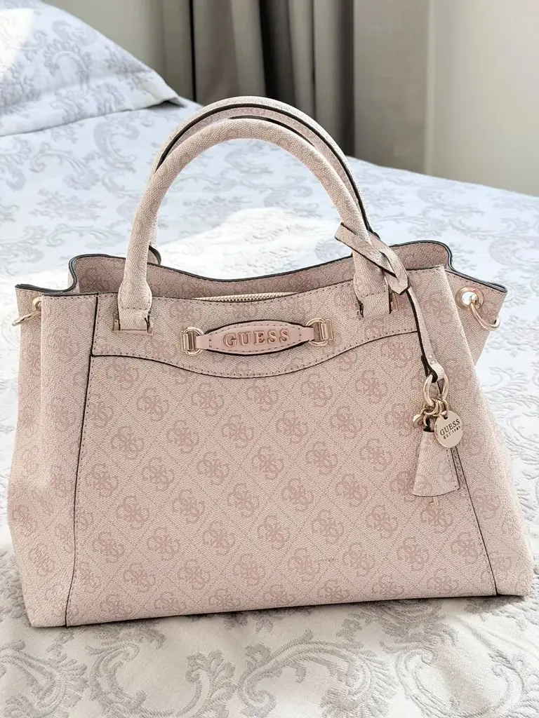 Продам три сумки от Guess.