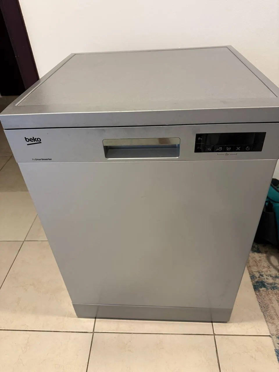 Продам посудомоечную машину. Состояние хорошее. 300 дирхам. JLT