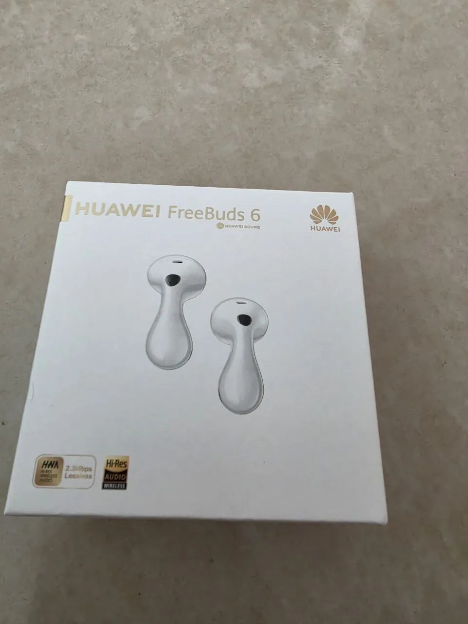 Наушники Huawei FreeBuds 6. Покупала за 364 AED, отдам за 230 AED. Надела пару раз, оказались больш…