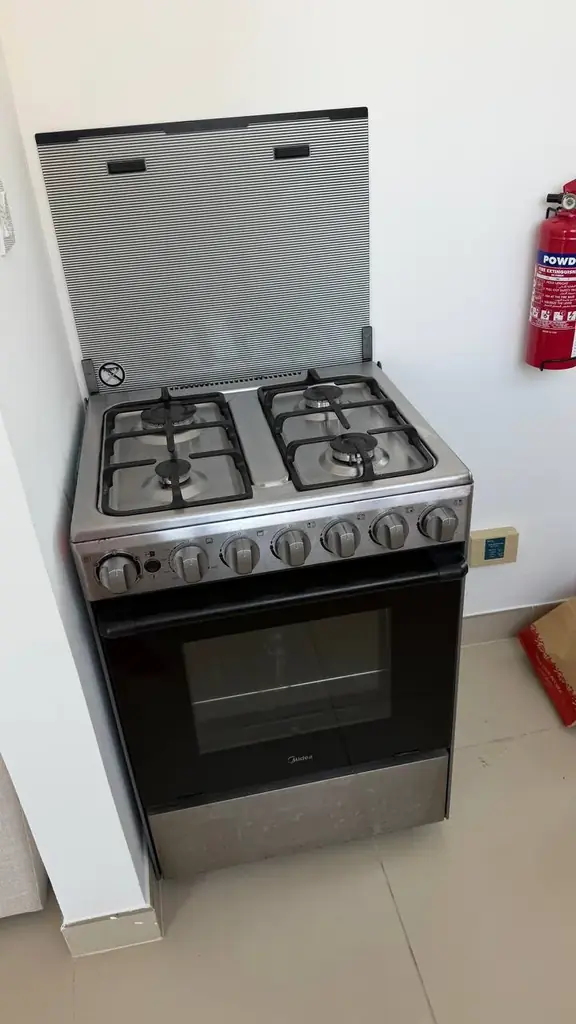 Газовая плита, отличное состояние, 300 AED , забрать Дубай Марина