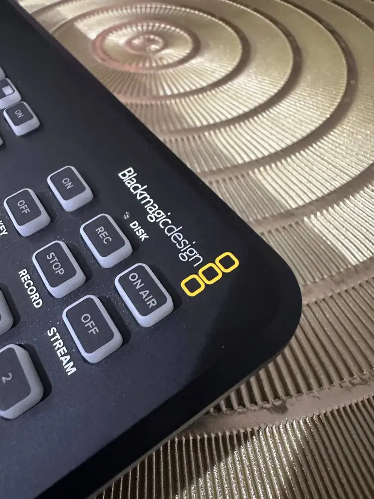 Продам Blackmagic Atem Mini pro в идеальном состоянии, почти не пользовались.