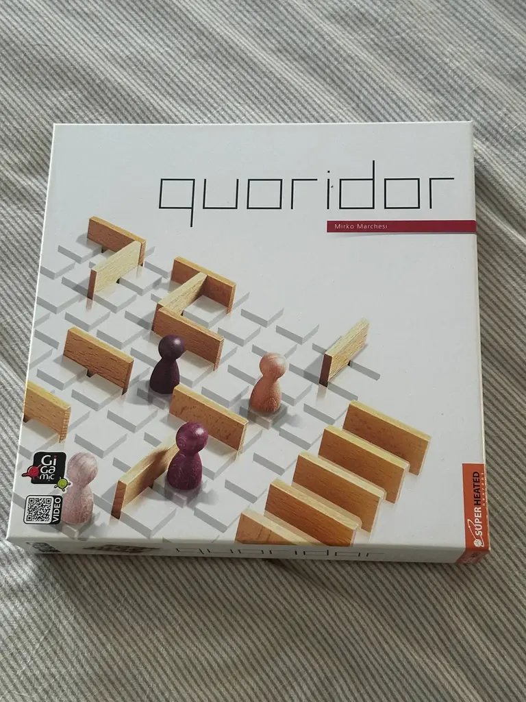 Продам настольную игру для 2/4 человек Quoridor, покупал за 160 дирхам в kinokuniya, играл нескольк…