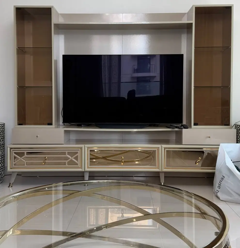 Стенка для тв . Без тв . 500 дирх