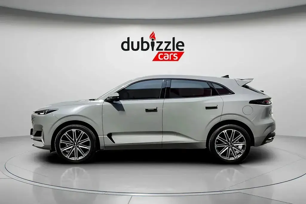 Changan UNI-K Limited 2024: меньше 10 000 км в год, 81 000 AED