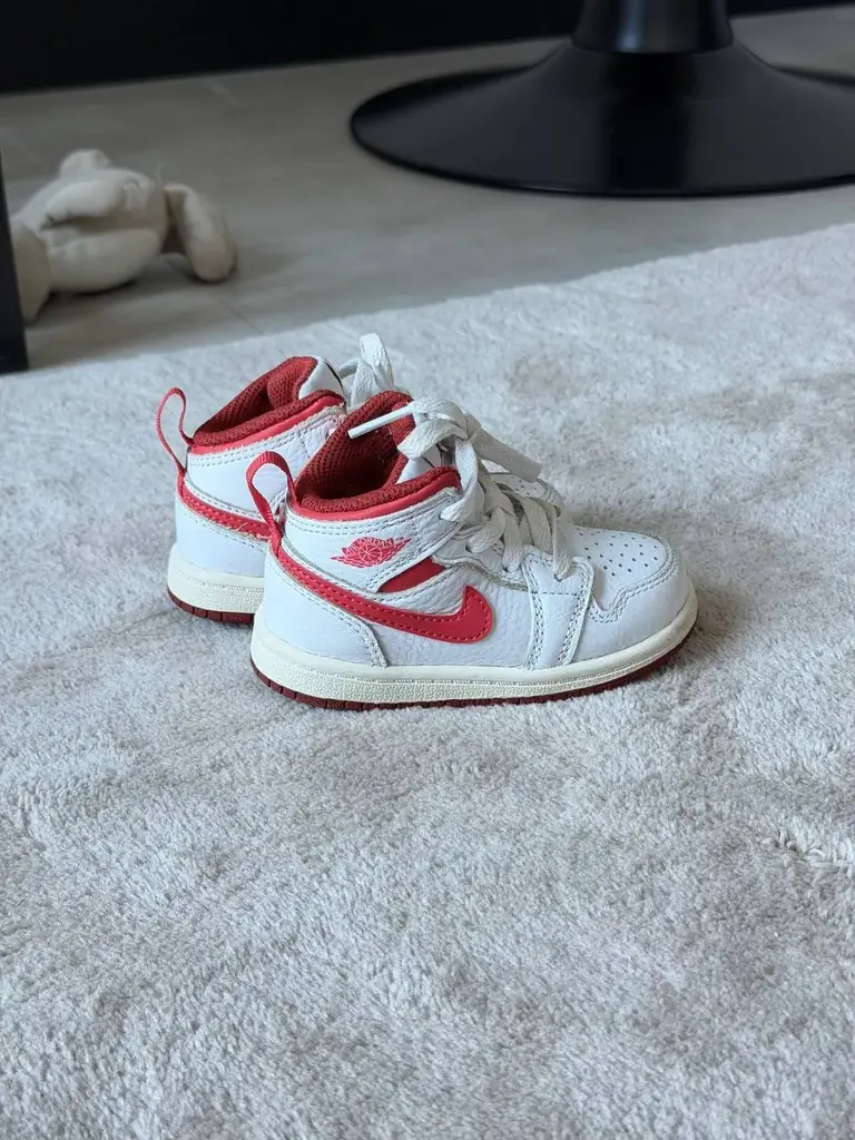 Продам детские кеды Nike jordan (оригинал)