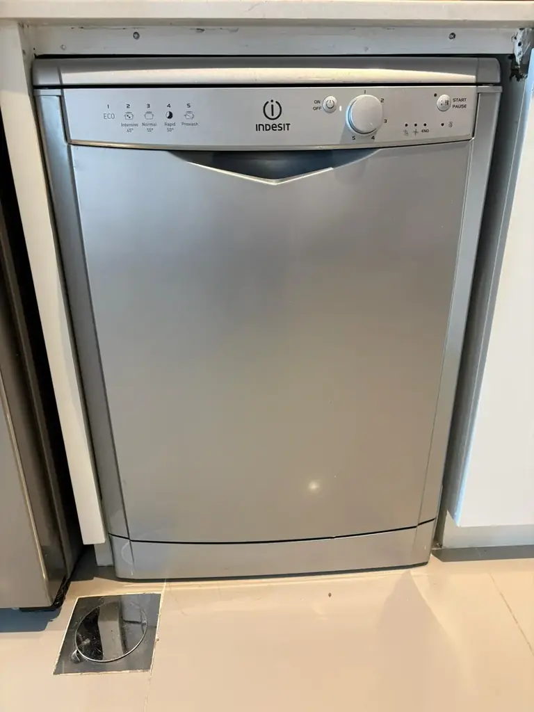 продаю посудомойку Indesit Ecotime DFG15B1S