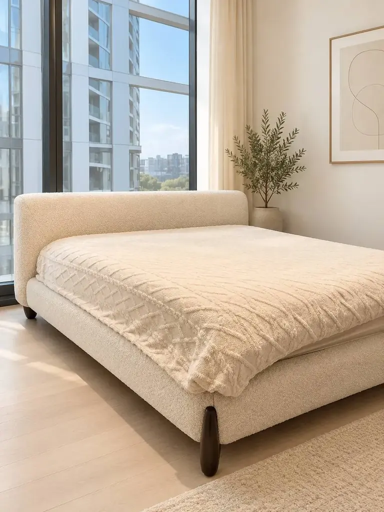 Стильная кровать с ортопедическим матрасом Memory Foam - идеальное состояние