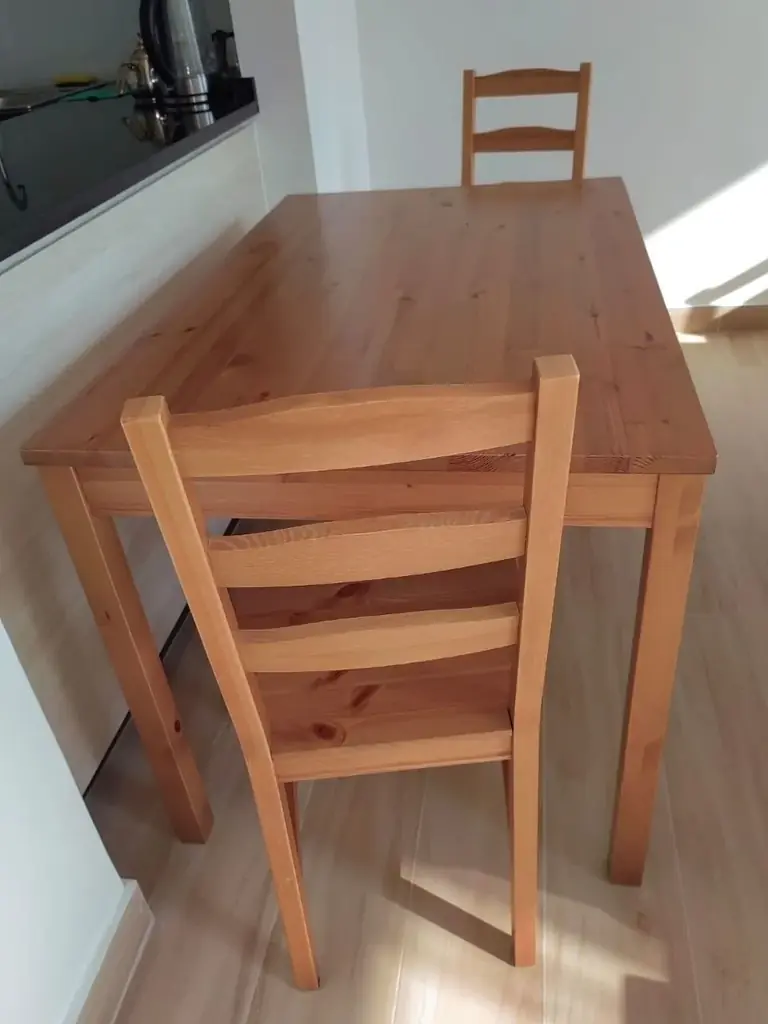 Стол и 2 стула   IKEA 300 aed  самовывоз Аль Барша