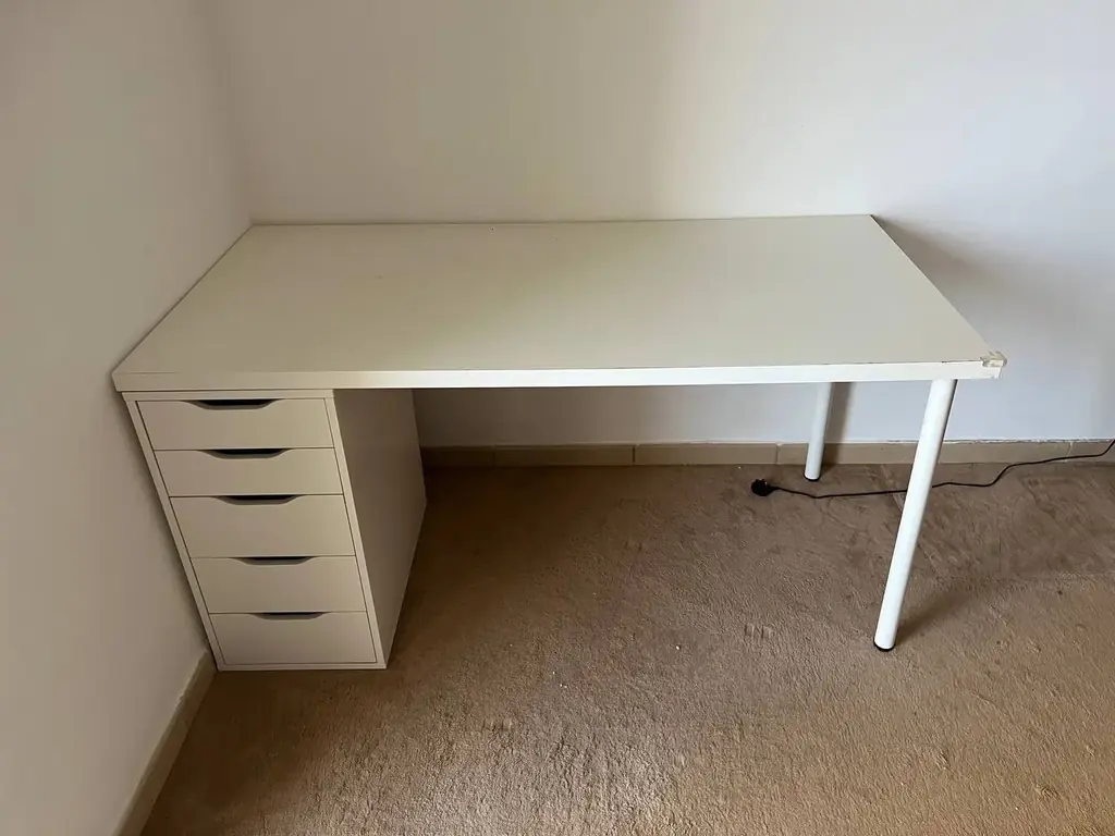 1. рабочий стол (IKEA 150х75) - 240 AED